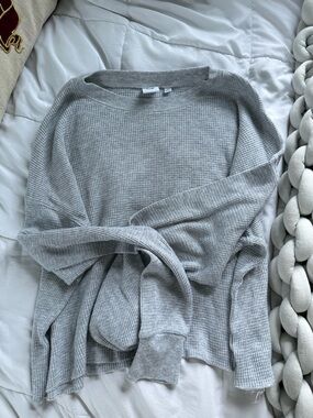 TNA Light Gray Waffle Knit Scoop Neck Sweater